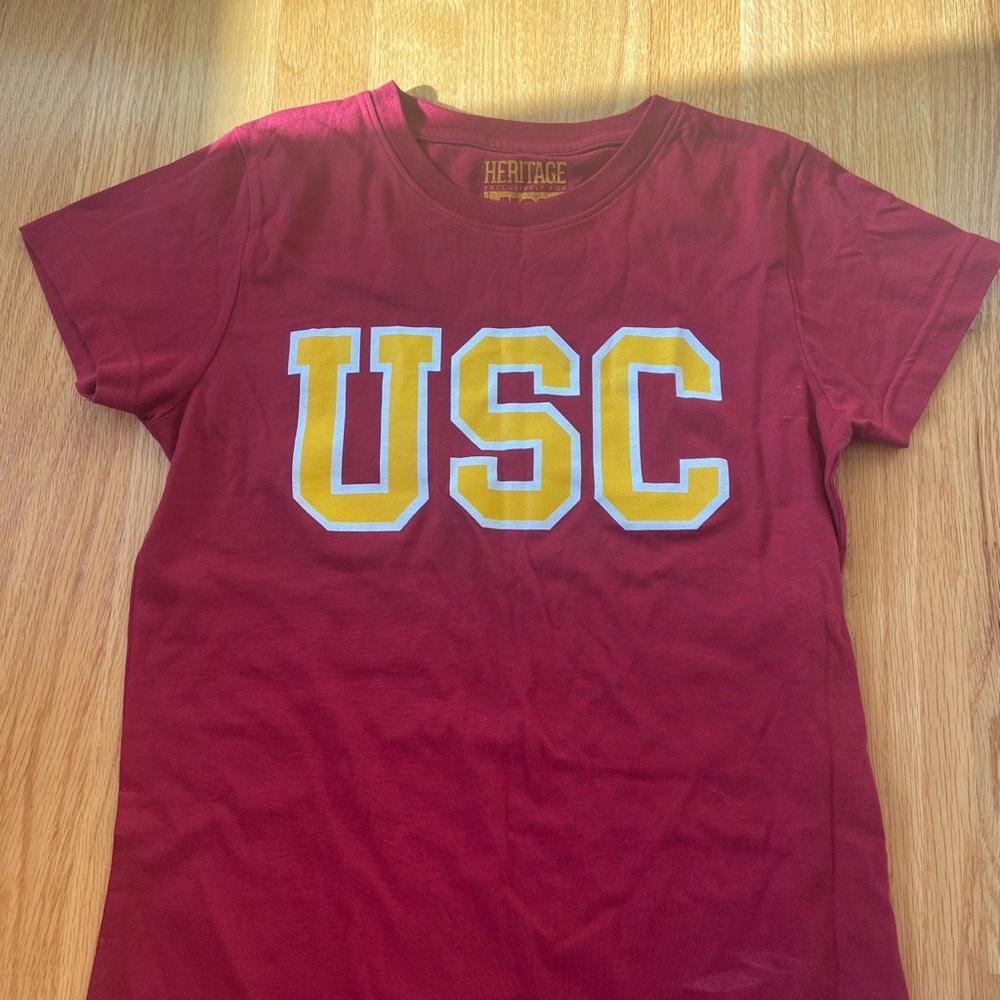 USC t-shirt